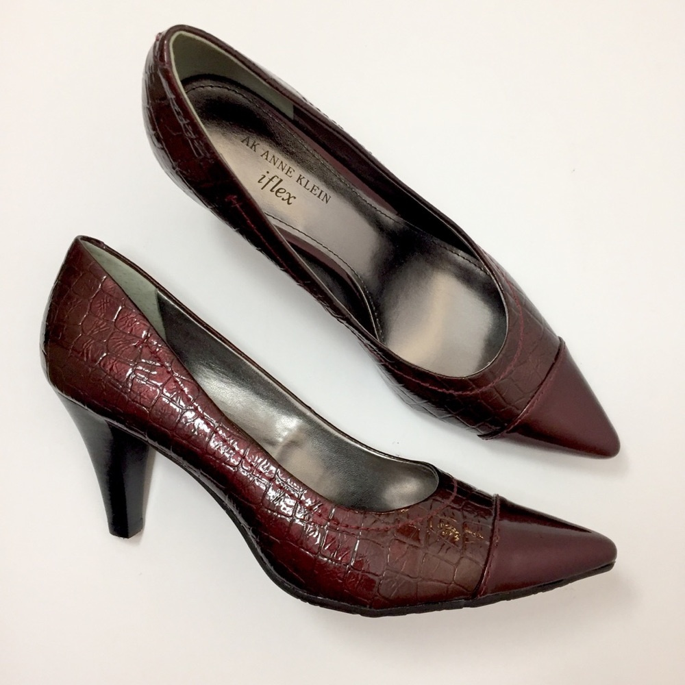 AK Anne Klein iFlex comfort pump alligator heels